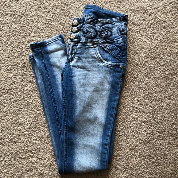 Blue jeans - Picture 1 of 3
